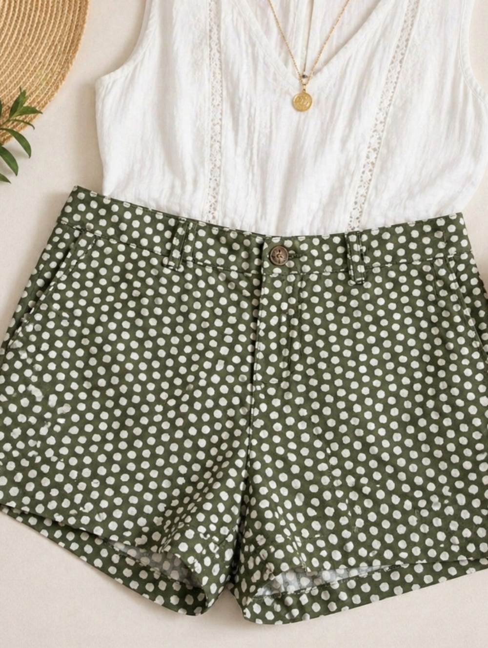 Old Navy Olive Green Printed Cotton Shorts Women’s Size 10 Side Zip Summer - Picture 3 of 10